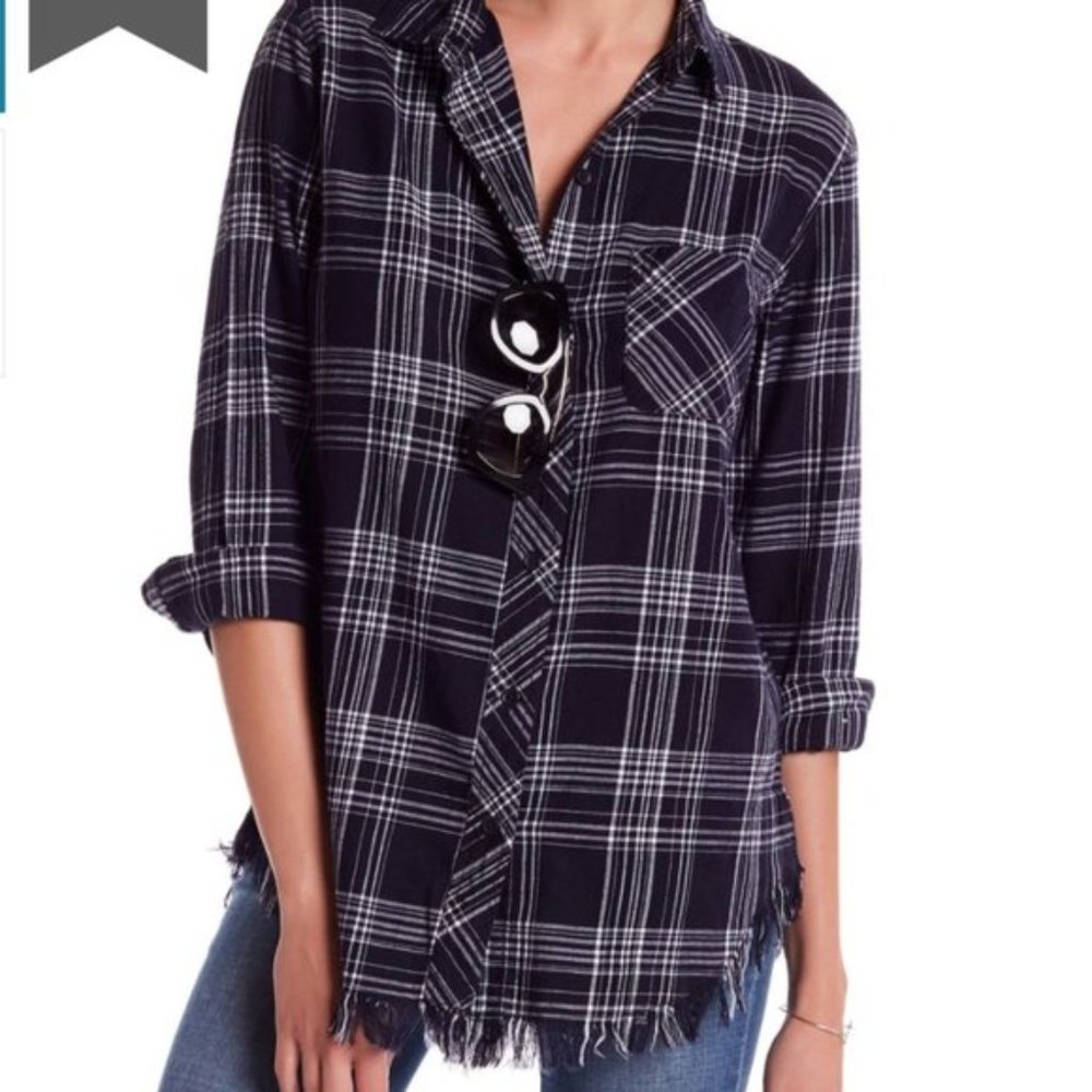 beachlunchlounge Plaid Frayed Hem Top